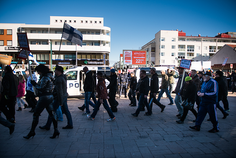 Demonstranter, Torneå, 151003