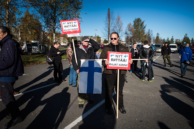 Demonstranter, Torneå, 151003