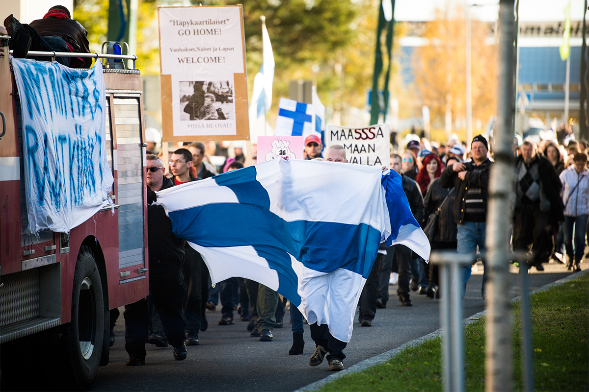 Protester mot flyktingmottagande vid gränsen mot Sverige. Finska Torneå. För Expressen.